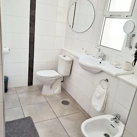 Light And Cosy In 100 Meters From The Апартаменты Адехе