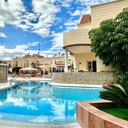 Light And Cosy In 100 Meters From The * Адехе